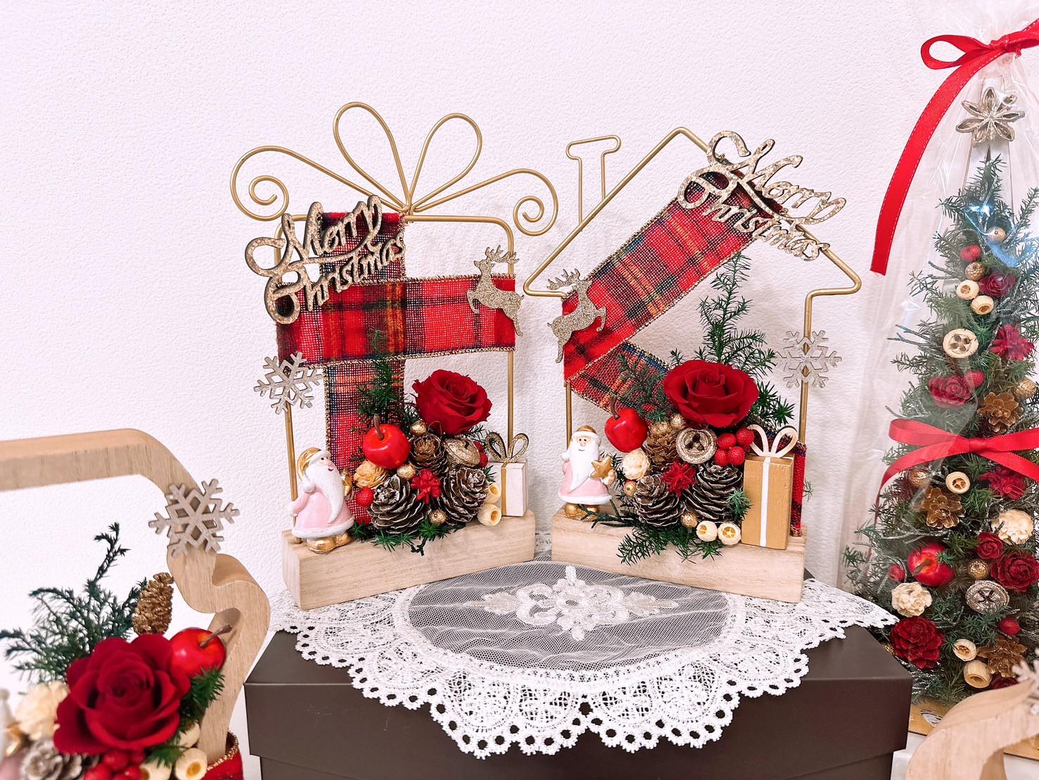 ★クリスマスコレクション★チャックリボンシリーズ♪ ワイヤーアレンジ ハウス ギフト 赤チェックリボン 可愛い アレンジ1枚目の画像